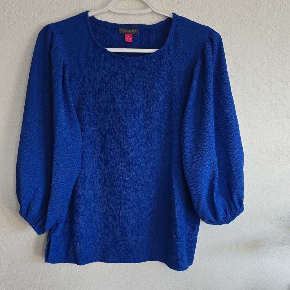 Vince Camuto Royal Blue Textured Top with Pink Size Tag